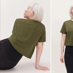 Girlfriend Gia crop tee